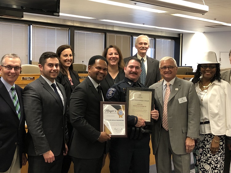 Aurora Police Officer Receives Law Enforcement Award from Illinois